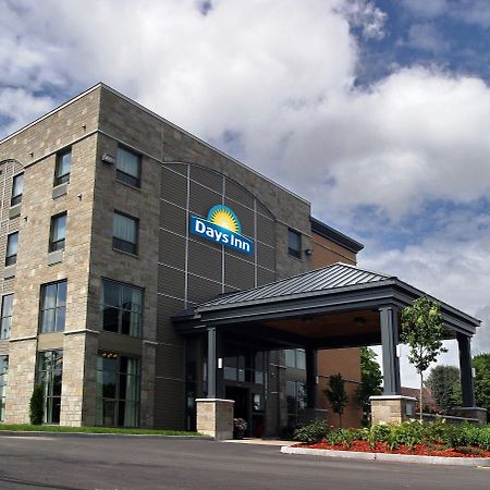 Days Inn By Wyndham Levis Exterior photo