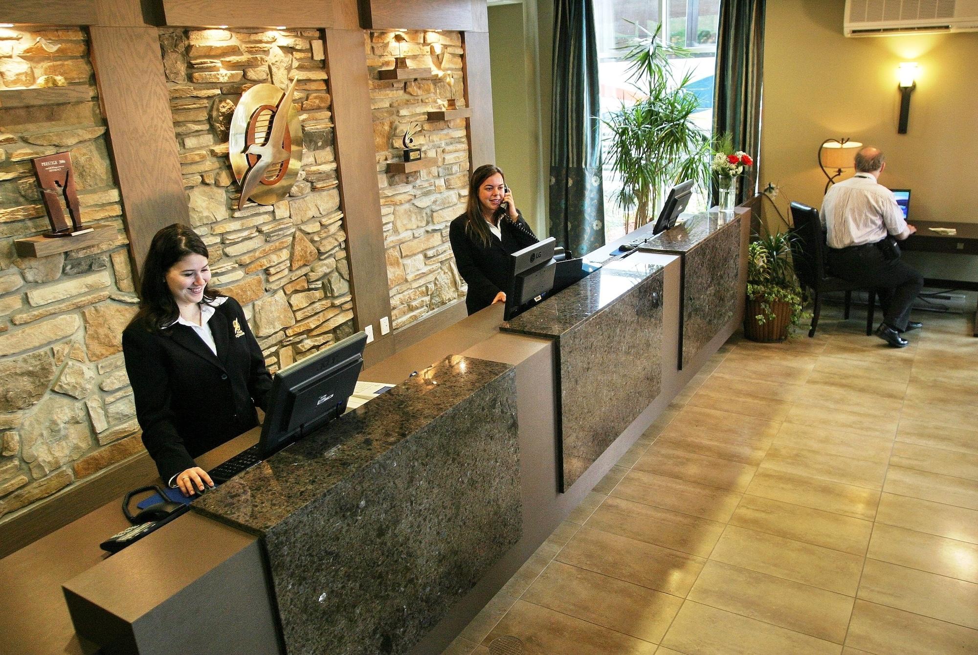 Days Inn By Wyndham Levis Exterior photo